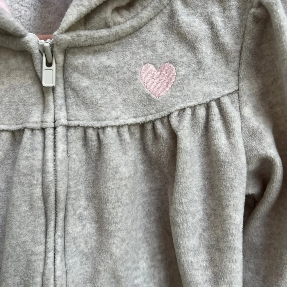 NWOT Simple Joys by Carter’s 24M Gray Fuzzy Zip Up Girls Hoodie Sweatshirt